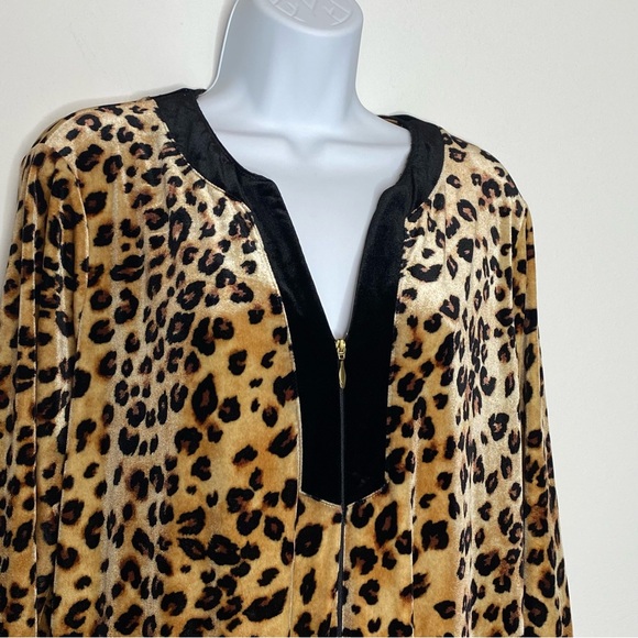 Charter Club Intimates Leopard Print Zip Front Robe - Picture 3 of 13